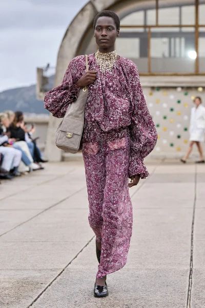 Look 64
